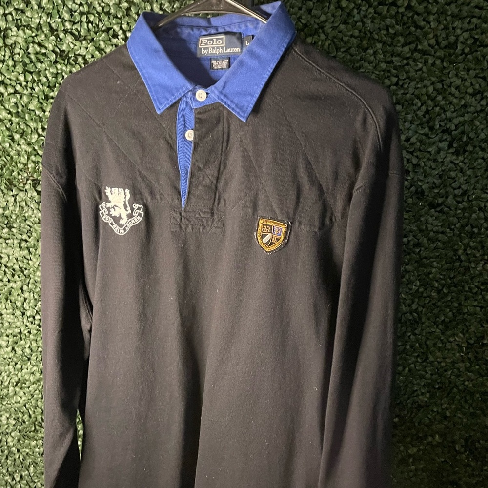 Black polo rugby with patches and royal blue Coller